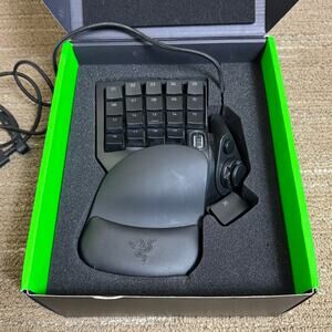 Razer Tartarus Pro (RZ07-03110100-R3U1) 32 Programmable Switches Gaming Keypad